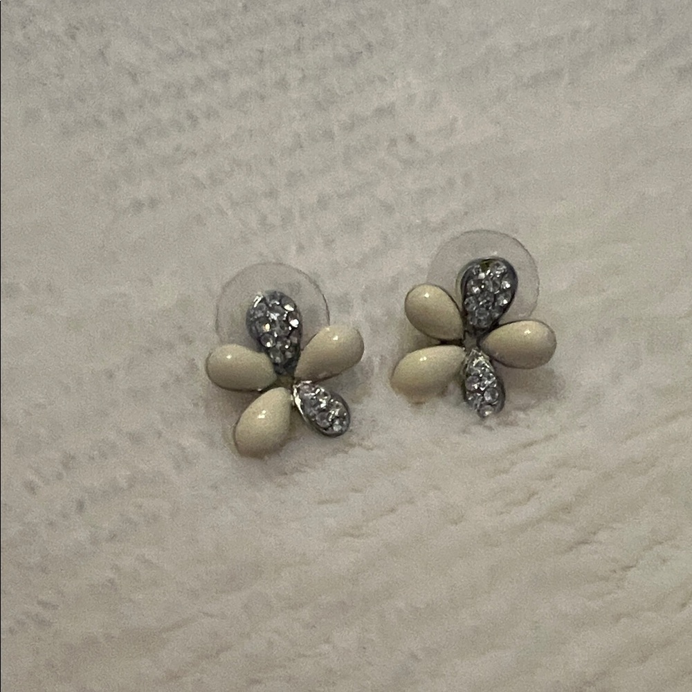 Elegant Cream and Silver Floral Earrings